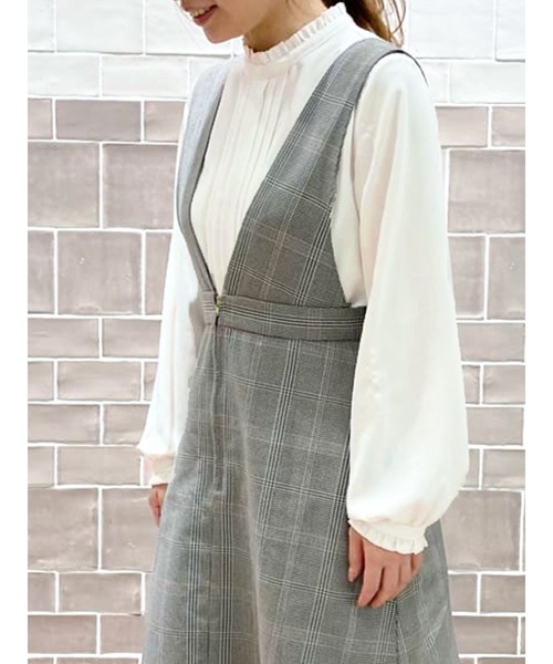 Te chichi(テチチ)の「スタンドフリルタックブラウス(シャツ/ブラウス・レディース・オフホワイト/ブルー/モカ・フリ-)」の2枚目の写真