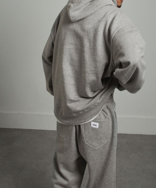 UNCORD(アンコード)の「【UNCORD】90's STADIUM SWEAT HOODIE / ビッグシルエットスタジアムロゴ刺繍パーカー【12oz】(パーカー・メンズ・ブラック/ネイビー/カーキ/オートミール/杢グレー/グレイッシュベージュ・MEDIUM/LARGE/X-LARGE)」の18枚目の写真