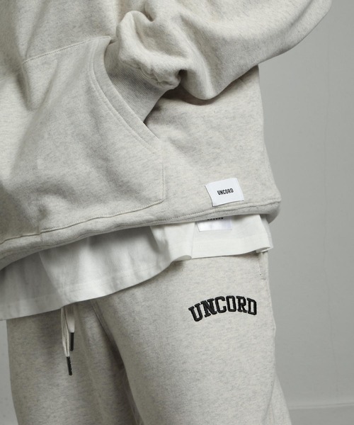 UNCORD(アンコード)の「【UNCORD】90's STADIUM SWEAT HOODIE / ビッグシルエットスタジアムロゴ刺繍パーカー【12oz】(パーカー・メンズ・ブラック/ネイビー/カーキ/オートミール/杢グレー/グレイッシュベージュ・MEDIUM/LARGE/X-LARGE)」の16枚目の写真