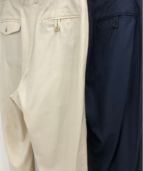 KIIT(キート)の「KIIT キート / TWO TUCK WIDE TROUSERS ツータックワイドトラウザーズ セットアップ / KIM-P92-003(スラックス・メンズ・ライトベージュ/ダークネイビー・3/2/1)」の5枚目の写真