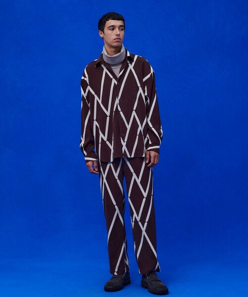 UNITED TOKYO(ユナイテッドトウキョウ)の「グラフィカルパターンベロアSH(シャツ/ブラウス・メンズ・ブラック/ブラウン・FREE)」の10枚目の写真