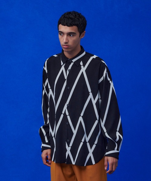 UNITED TOKYO(ユナイテッドトウキョウ)の「グラフィカルパターンベロアSH(シャツ/ブラウス・メンズ・ブラック/ブラウン・FREE)」の18枚目の写真