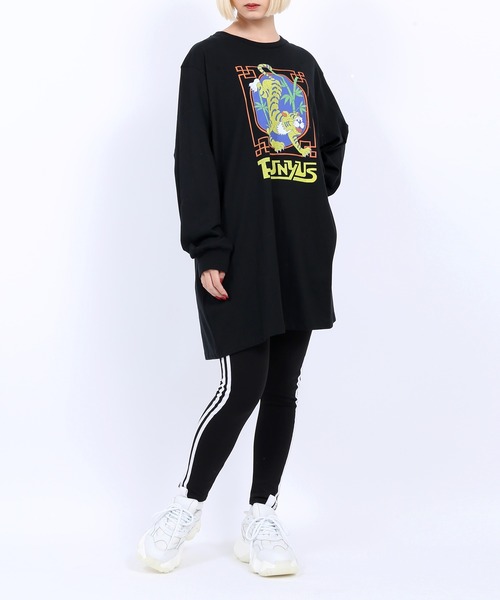 PUNYUS(プニュズ)の「ドラゴンロンT(Tシャツ/カットソー・レディース・ブラック/ホワイト/ライトピンク・2/1/4/3)」の2枚目の写真