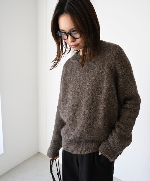 CANAL JEAN（キャナルジーン）の「arc　アルパカ混クルーネックニット（ニット/セーター・レディース・ベージュ/ブラウン・38）」の2枚目の写真