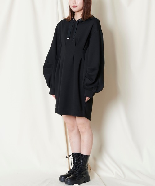 REDYAZEL(レディアゼル)の「ダンボールフードタックミニワンピース(ワンピース・レディース・ブラック/ベージュ/ネイビー/カーキ・FREE)」の8枚目の写真