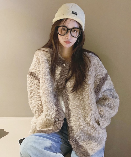.KOM(ドットコム)の「『.kom SELECT/ドットケーオーエムセレクト』Boa Cardigan/ボア素材 カーディガン 長袖(カーディガン/ボレロ・レディース・ブラウン/アイボリー・FREE)」の1枚目の写真