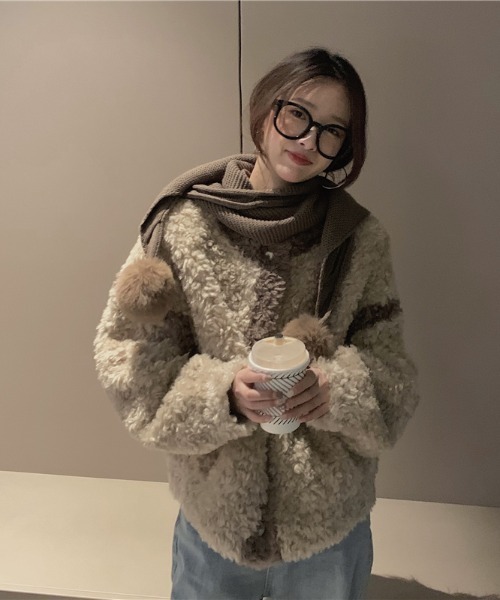 .KOM(ドットコム)の「『.kom SELECT/ドットケーオーエムセレクト』Boa Cardigan/ボア素材 カーディガン 長袖(カーディガン/ボレロ・レディース・ブラウン/アイボリー・FREE)」の11枚目の写真