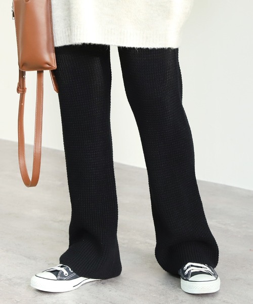 reca（レカ）の「ワッフル編みニットパンツ（その他パンツ・レディース・ブラック/グレー/グレイッシュベージュ・FREE）」の4枚目の写真