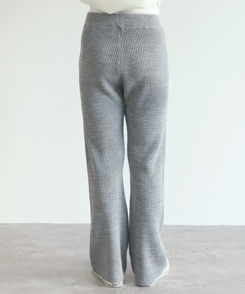 reca（レカ）の「ワッフル編みニットパンツ（その他パンツ・レディース・ブラック/グレー/グレイッシュベージュ・FREE）」の7枚目の写真