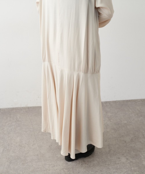 PUAL CE CIN（ピュアルセシン）の「【WEB限定】とろみバックフレアワンピース（ワンピース・レディース・ライトベージュ/カーキ/ネイビー・FREE）」の13枚目の写真