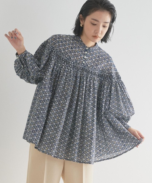 ⚘ 新品Audrey and John Wad スタンドカラータックブラウス Audrey and John Wad - スタンドカラータックスリーブブラウス