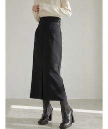 サイドボタンタイトスカート