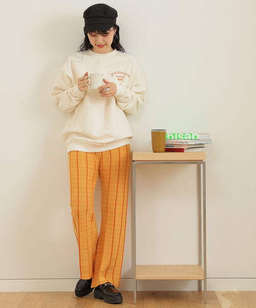 BeAMS DOT(ビームスドット)の「【WEB限定】BeAMS DOT / ロゴ刺繍 オーバースウェット(スウェット・レディース・オフホワイト/グリーン系その他・FREE)」の6枚目の写真