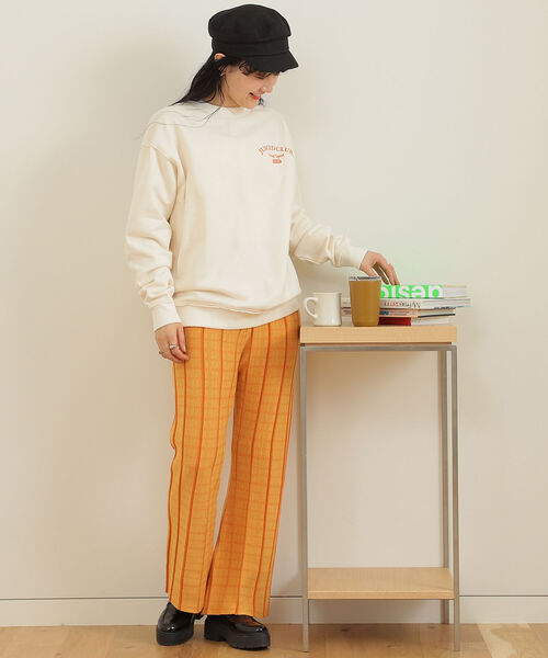 BeAMS DOT(ビームスドット)の「【WEB限定】BeAMS DOT / ロゴ刺繍 オーバースウェット(スウェット・レディース・オフホワイト/グリーン系その他・FREE)」の7枚目の写真