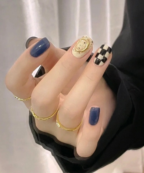 CERCA（チェルカ）の「LUON/貼るだけ簡単装着 チェッカーデザインハンドネイルチップ（ネイルシール/ネイルチップ・レディース・ブラウン/グリーン/ブラック/ホワイト/ベージュ/グリーン系その他2/グリーン系その他3/ブラウン系その他2/ブラック系その他2/ブラウン系その他3/ネイビー・FREE）」の11枚目の写真