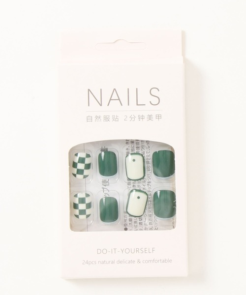 CERCA（チェルカ）の「LUON/貼るだけ簡単装着 チェッカーデザインハンドネイルチップ（ネイルシール/ネイルチップ・レディース・ブラウン/グリーン/ブラック/ホワイト/ベージュ/グリーン系その他2/グリーン系その他3/ブラウン系その他2/ブラック系その他2/ブラウン系その他3/ネイビー・FREE）」の20枚目の写真
