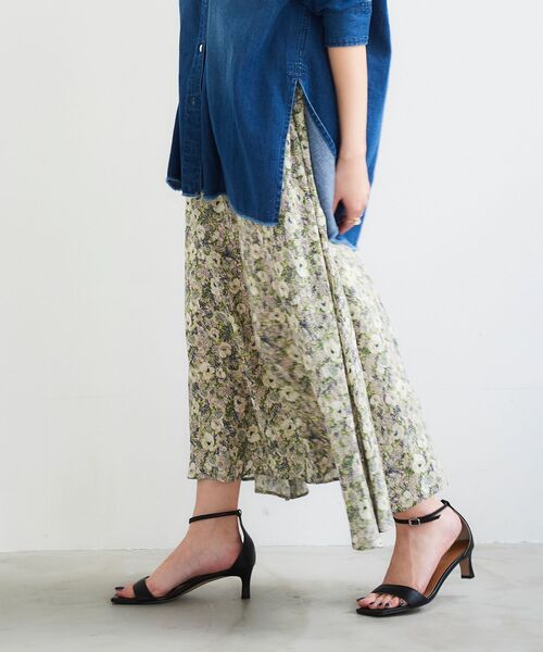 le.coeur blanc（ルクールブラン）の「IPEKER フラワーフレアスカート（スカート・レディース・ベージュ系その他2/ブルー系その他4・38）」の4枚目の写真