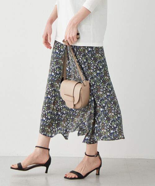 le.coeur blanc（ルクールブラン）の「IPEKER フラワーフレアスカート（スカート・レディース・ベージュ系その他2/ブルー系その他4・38）」の20枚目の写真