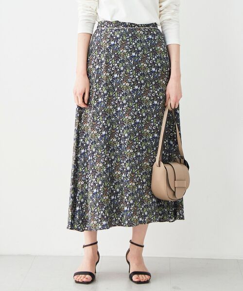 le.coeur blanc（ルクールブラン）の「IPEKER フラワーフレアスカート（スカート・レディース・ベージュ系その他2/ブルー系その他4・38）」の21枚目の写真