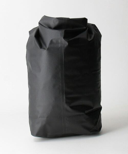 THE NORTH FACE(ザノースフェイス)の「<THE NORTH FACE> S/LT DRY BAG 13L/バッグ(ドラムバッグ・メンズ・ライトグレー/ブラック・FREE)」の4枚目の写真
