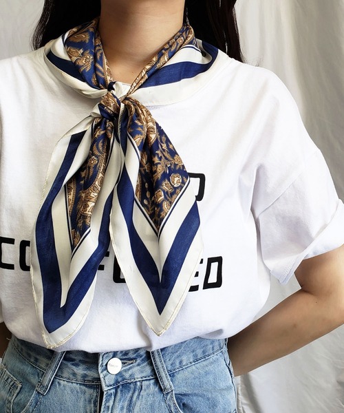 me+em select(ミームセレクト)の「トロミシルキーフラワーペイズリースカーフ(バンダナ/スカーフ・レディース・ブラック/ブルー/ブラウン・FREE)」の3枚目の写真