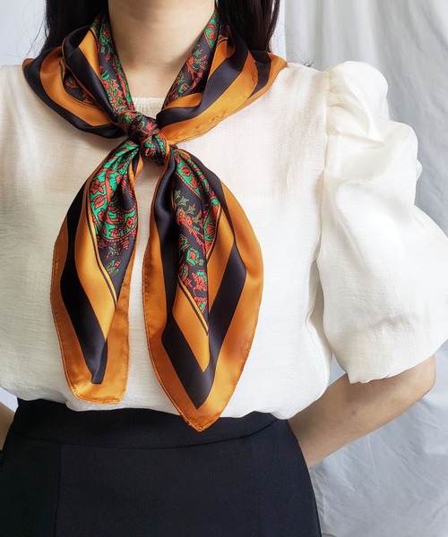 me+em select(ミームセレクト)の「トロミシルキーフラワーペイズリースカーフ(バンダナ/スカーフ・レディース・ブラック/ブルー/ブラウン・FREE)」の6枚目の写真