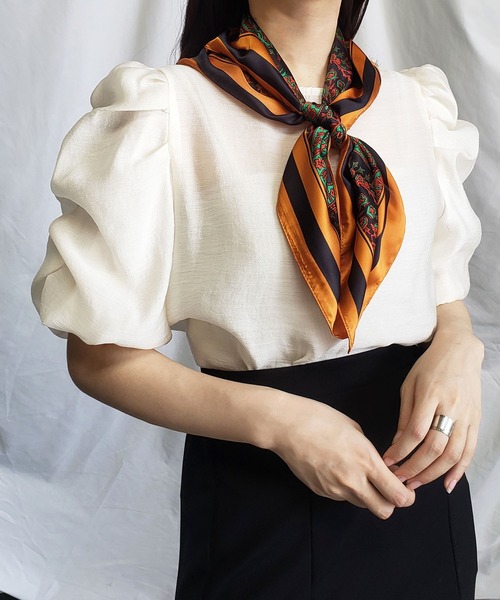 me+em select(ミームセレクト)の「トロミシルキーフラワーペイズリースカーフ(バンダナ/スカーフ・レディース・ブラック/ブルー/ブラウン・FREE)」の7枚目の写真