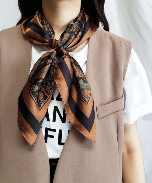 me+em select(ミームセレクト)の「トロミシルキーフラワーペイズリースカーフ(バンダナ/スカーフ・レディース・ブラック/ブルー/ブラウン・FREE)」の17枚目の写真