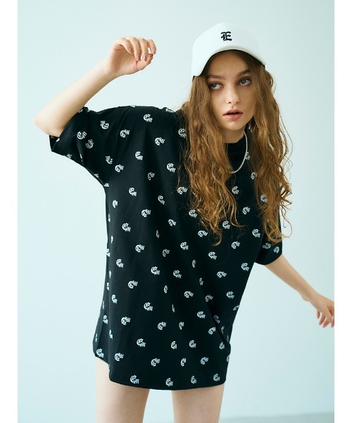 ENVYM（アンビー）の「オールロゴＢＩＧＴＥＥ（Tシャツ/カットソー・レディース・ブラック/ホワイト/ベージュ・FREE）」の4枚目の写真