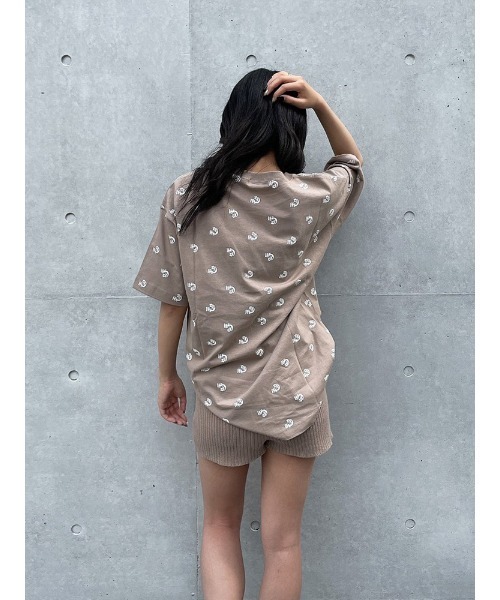 ENVYM（アンビー）の「オールロゴＢＩＧＴＥＥ（Tシャツ/カットソー・レディース・ブラック/ホワイト/ベージュ・FREE）」の9枚目の写真