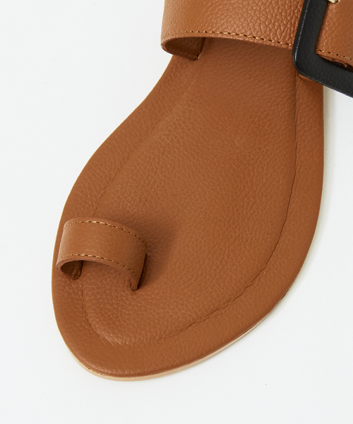 Au BANNISTER（オゥバニスター）の「【販売店舗限定】サムホルダーサンダル（サンダル・レディース・ホワイト/ブラック/キャメル・M/L/S）」の19枚目の写真