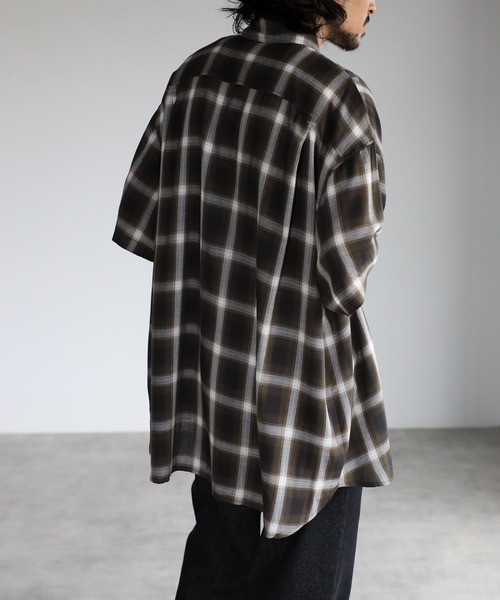 CREARE -LINO-（クレアーレリノ）の「ビックポケット オーバーサイズ ルーズ 半袖シャツ<ユニセックス>（シャツ/ブラウス・メンズ・ホワイト/ホワイト系その他/ブラック/ブラック系その他/ブルー系その他/カーキ/ブラック系その他2・S/M/L）」の15枚目の写真