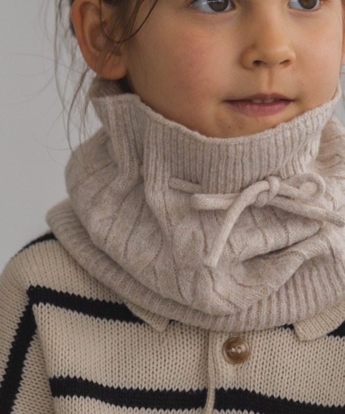 pairmanon(ペアマノン)の「あったかニットケーブル編み2WAYスヌード(ネックウォーマー/スヌード・キッズ・グレイッシュベージュ/アイボリー・FREE)」の7枚目の写真