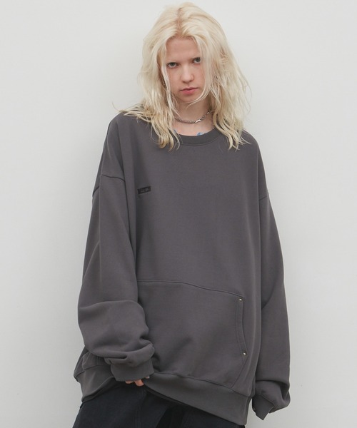 AIVER（アイバー）の「AIVER　ブランク刺繍リベットスウェット（スウェット・メンズ・チャコールグレー/ブラック/ナチュラル・LARGE/SMALL/MEDIUM）」の2枚目の写真