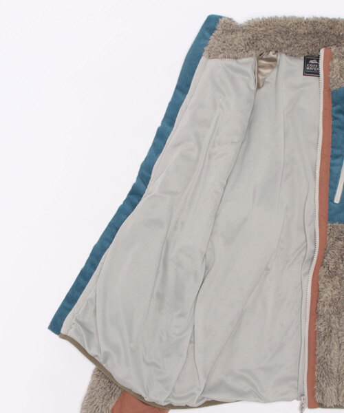 KRIFF MAYER Lady's Collection（クリフメイヤーレディースコレクション）の「シャギーボアスタンドネックJK（ブルゾン・レディース・モカ/ネイビー/ベージュ/カラフル/カーキ/ナチュラル/グレー・MEDIUM/LARGE）」の10枚目の写真