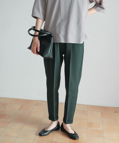 URBAN RESEARCH DOORS(アーバンリサーチドアーズ)の「ストレッチテーパードイージーパンツ(その他パンツ・レディース・ブラック/グリーン/ライトベージュ・X-SMALL/SMALL/MEDIUM)」の5枚目の写真
