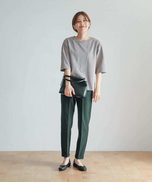 URBAN RESEARCH DOORS(アーバンリサーチドアーズ)の「ストレッチテーパードイージーパンツ(その他パンツ・レディース・ブラック/グリーン/ライトベージュ・X-SMALL/SMALL/MEDIUM)」の6枚目の写真