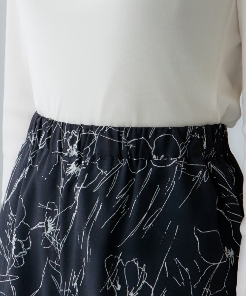 miclat（ミクラ）の「大きいサイズ ライン花柄ワイドパンツ miclat（その他パンツ・レディース・ブラック系/ホワイト系・LL/3L/4L/L）」の14枚目の写真