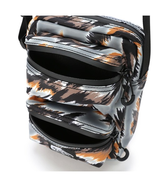 Guess（ゲス）の「VICE Compact Backpack（バックパック/リュック・メンズ・グレー・ONE SIZE）」の7枚目の写真