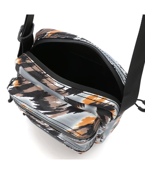 Guess（ゲス）の「VICE Compact Backpack（バックパック/リュック・メンズ・グレー・ONE SIZE）」の13枚目の写真