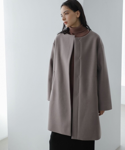 LAKOLE（ラコレ）の「ウーリーテックノーカラーフックフロントコート / 281759（ノーカラーコート・レディース・ブラック/アイボリー/グレイッシュベージュ・SMALL/MEDIUM）」の3枚目の写真