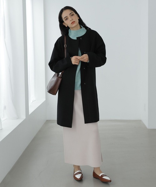 LAKOLE（ラコレ）の「ウーリーテックノーカラーフックフロントコート / 281759（ノーカラーコート・レディース・ブラック/アイボリー/グレイッシュベージュ・SMALL/MEDIUM）」の9枚目の写真