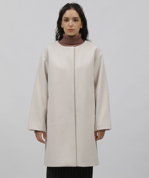 LAKOLE（ラコレ）の「ウーリーテックノーカラーフックフロントコート / 281759（ノーカラーコート・レディース・ブラック/アイボリー/グレイッシュベージュ・SMALL/MEDIUM）」の11枚目の写真