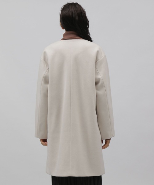 LAKOLE（ラコレ）の「ウーリーテックノーカラーフックフロントコート / 281759（ノーカラーコート・レディース・ブラック/アイボリー/グレイッシュベージュ・SMALL/MEDIUM）」の7枚目の写真