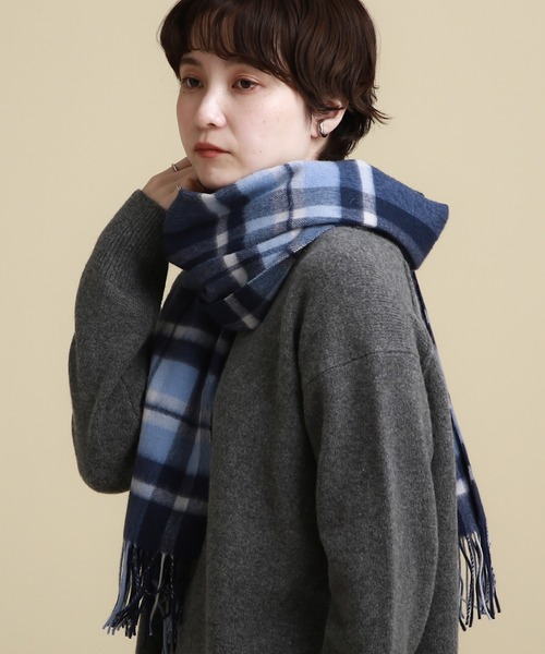 INDIVI（インディヴィ）の「◆【洗える/ウール100%】ストール（ストール/ショール・レディース・オフホワイト/イエロー/ブラック系1/グレー系1/ピンク系6/ブルー系1・00）」の4枚目の写真