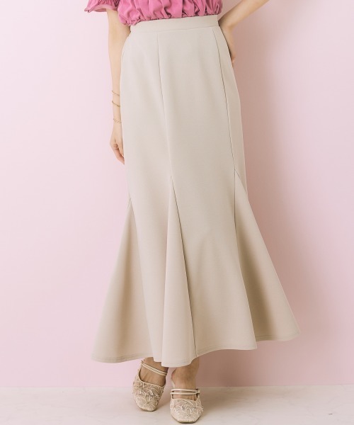 marun（マルン）の「＜大きいサイズ＞【選べるシルエット】 カットツイルスカート（マーメイド／Iライン） marun（スカート・レディース・ブラック/ピンク系/サックスブルー/サンドグレー/オフホワイト/パープル/レッド系/ブルー/ネイビー/パープル系その他/ブラック系その他・3L/5L/4L/LL/L/M）」の4枚目の写真