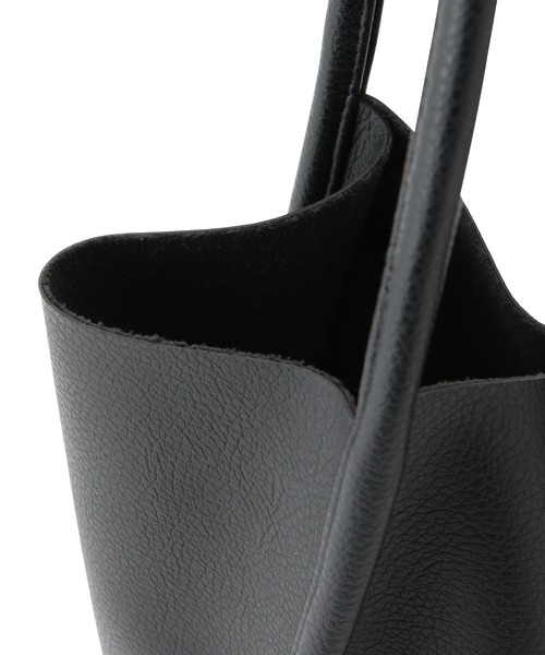 VIS（ビス）の「【ZOZO限定】【A4対応】軽くて柔らかい。シンプルソフトフェイクレザートートバッグ（トートバッグ・レディース・ブラック/ベージュ・FREE）」の11枚目の写真