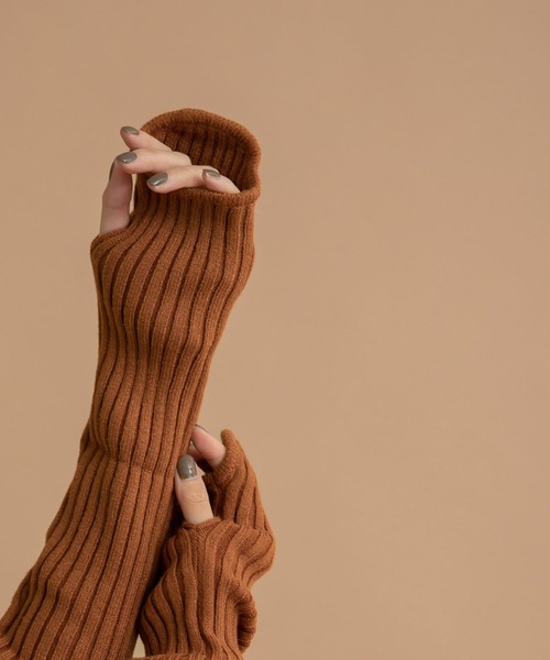 LAATO（ラート）の「ARM WARMERS（手袋・レディース・オフホワイト/ブラウン/チャコールグレー・FREE）」の10枚目の写真