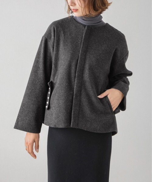 AMELY(エミリー)の「パールボタンノーカラージャケット(その他アウター・レディース・ベージュ/ブラック/チャコール・M/L)」の7枚目の写真