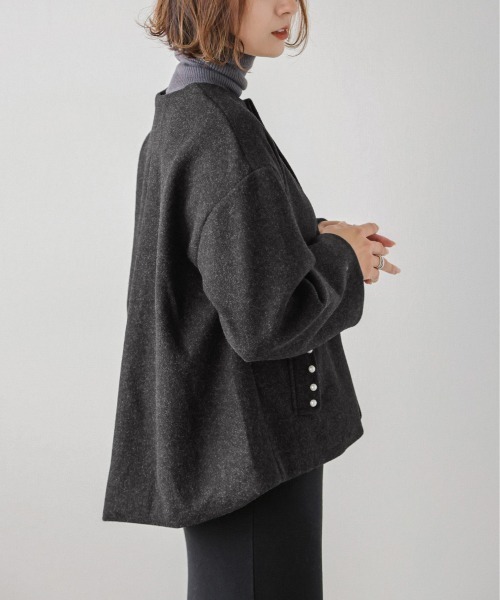 AMELY(エミリー)の「パールボタンノーカラージャケット(その他アウター・レディース・ベージュ/ブラック/チャコール・M/L)」の9枚目の写真